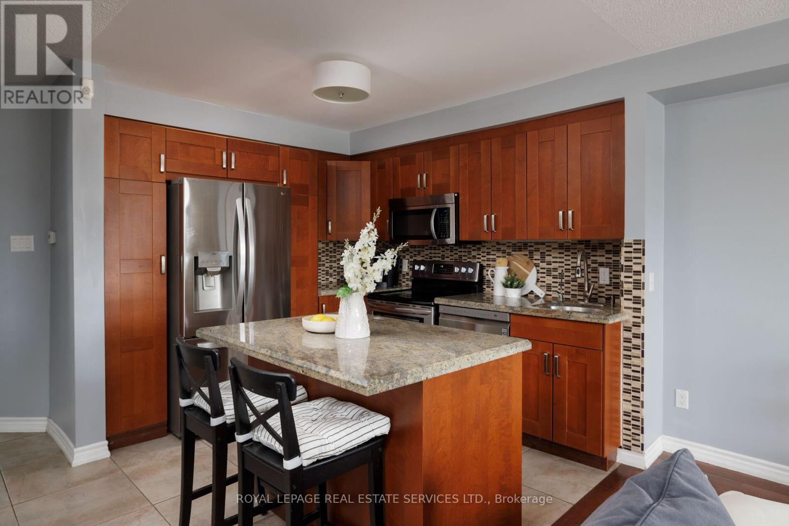 86 - 1240 Westview Terrace, Oakville, Ontario  L6M 3M4 - Photo 10 - W12901728