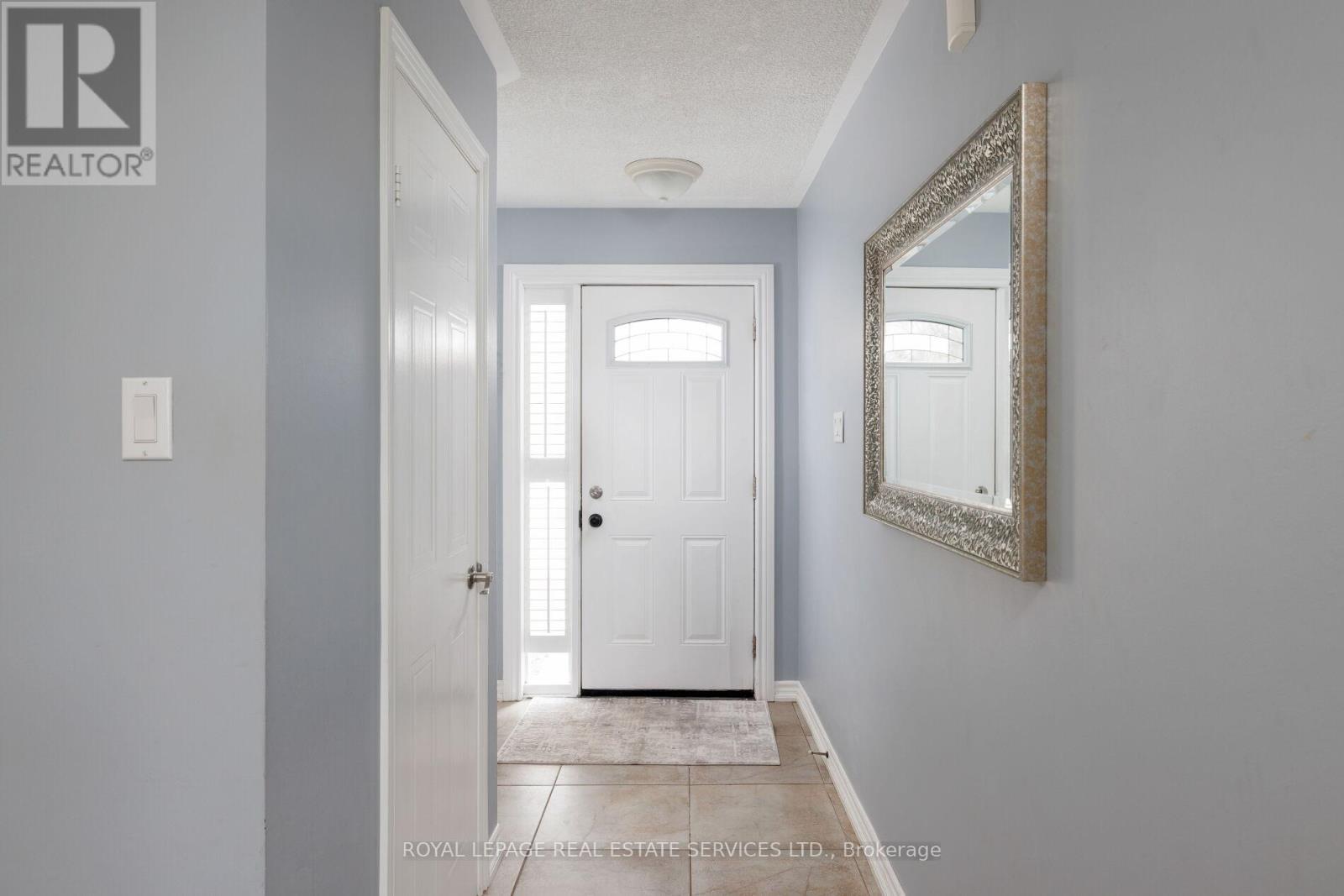 86 - 1240 Westview Terrace, Oakville, Ontario  L6M 3M4 - Photo 3 - W12901728