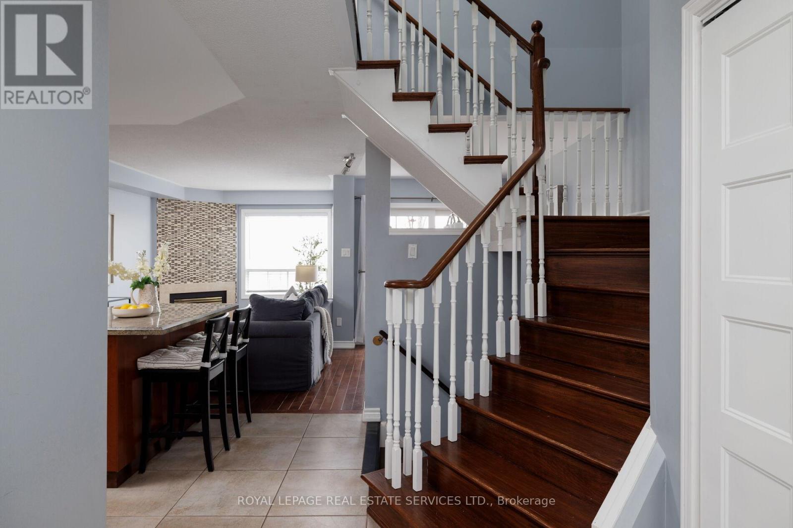 86 - 1240 Westview Terrace, Oakville, Ontario  L6M 3M4 - Photo 5 - W12901728