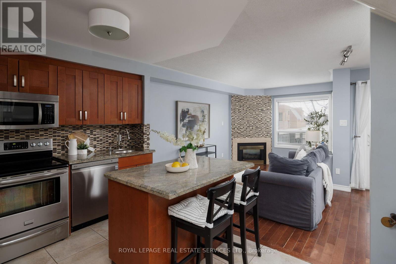 86 - 1240 Westview Terrace, Oakville, Ontario  L6M 3M4 - Photo 6 - W12901728