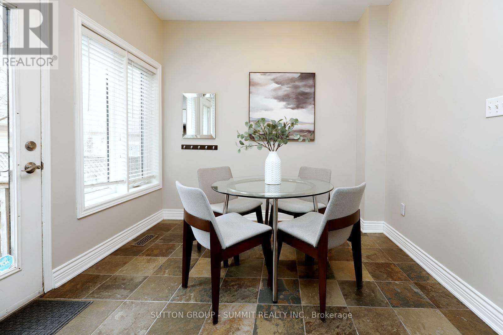 260 Glenashton Drive, Oakville, Ontario  L6H 6H5 - Photo 13 - W12901732