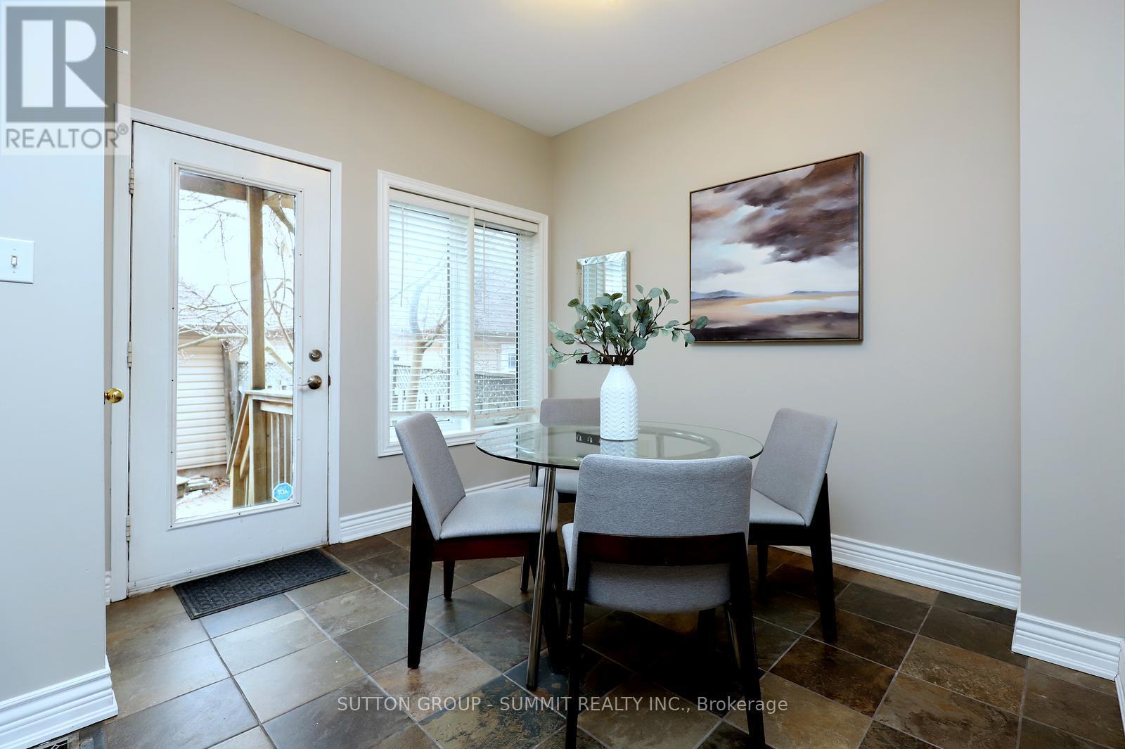 260 Glenashton Drive, Oakville, Ontario  L6H 6H5 - Photo 14 - W12901732