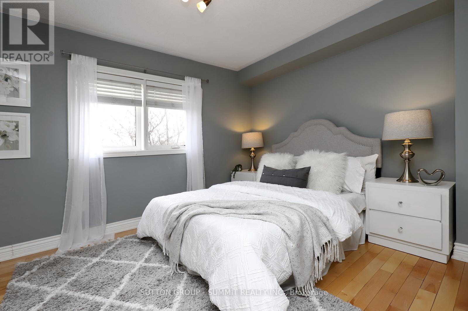 260 Glenashton Drive, Oakville, Ontario  L6H 6H5 - Photo 17 - W12901732