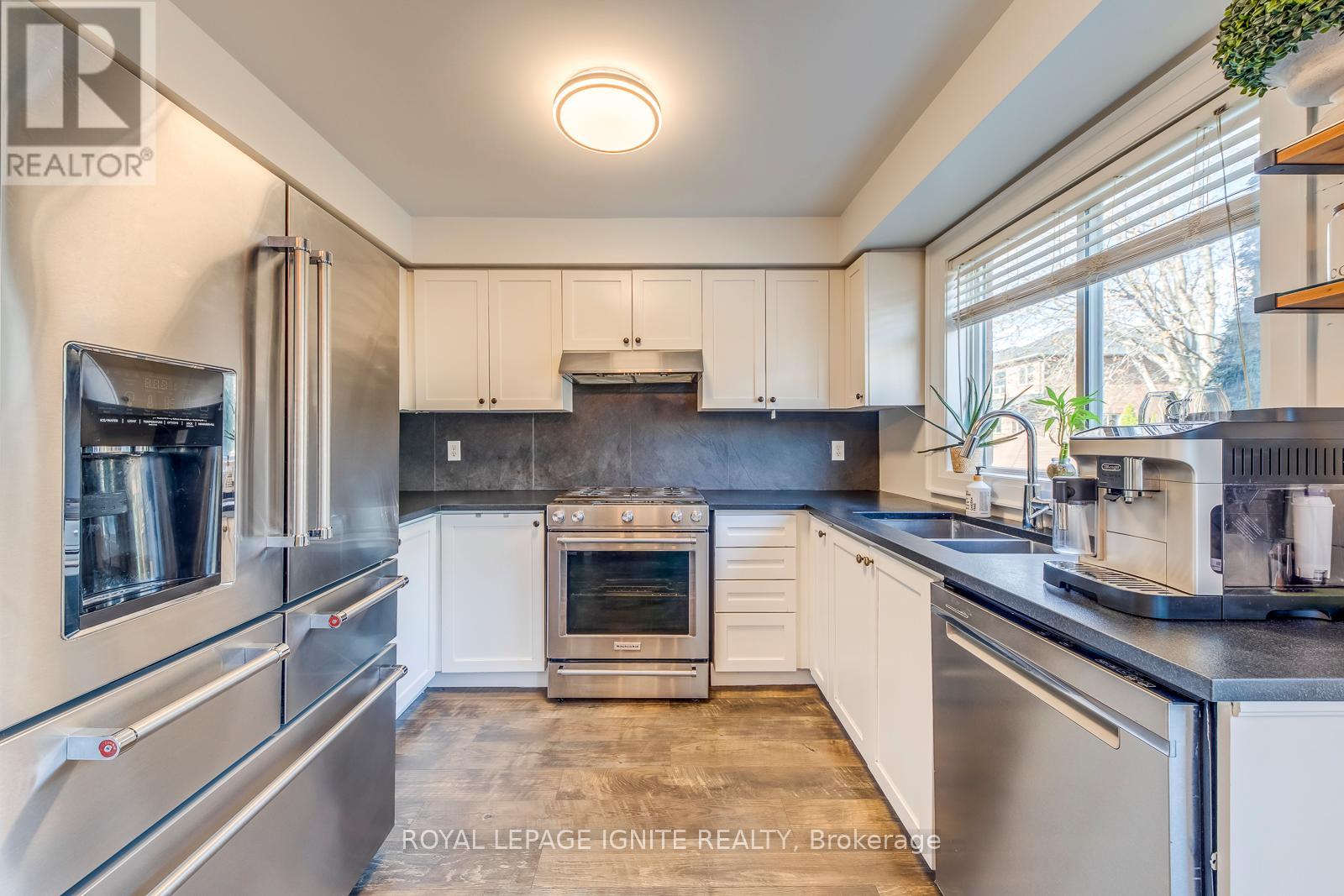 5637 Evelyn Lane, Burlington, Ontario  L7L 6X1 - Photo 13 - W12901746