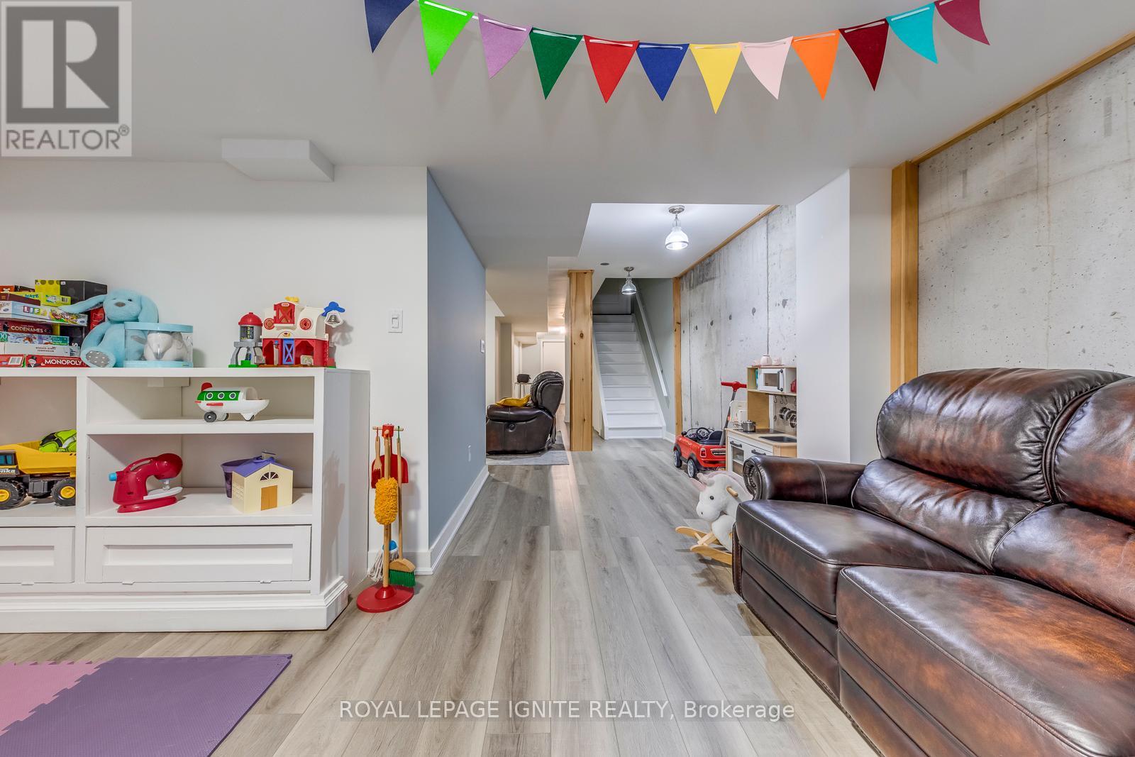 5637 Evelyn Lane, Burlington, Ontario  L7L 6X1 - Photo 36 - W12901746