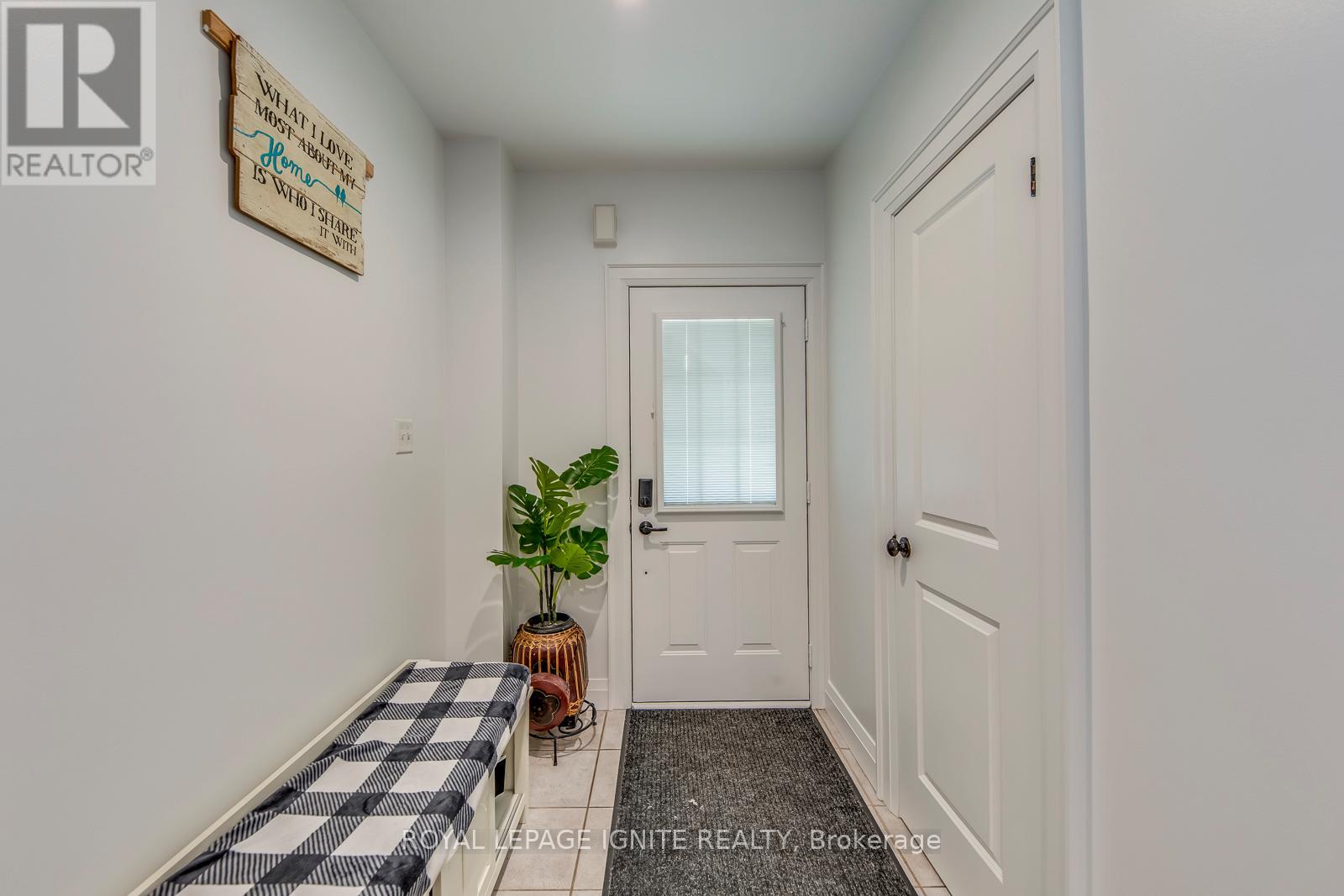 5637 Evelyn Lane, Burlington, Ontario  L7L 6X1 - Photo 4 - W12901746