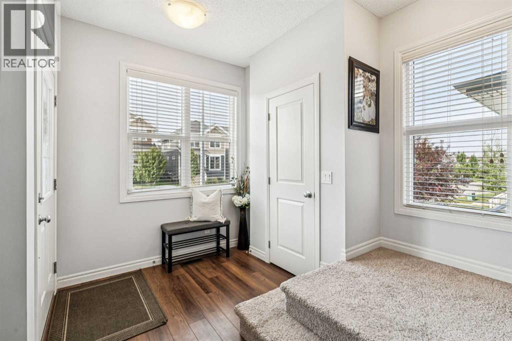 91 River Heights Green, Cochrane, Alberta  T4C 0Y4 - Photo 4 - A2276607