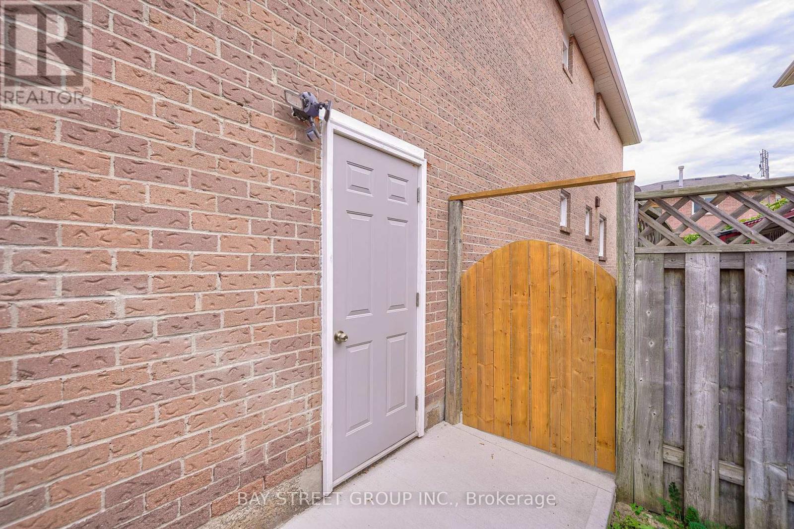 596 Constellation Drive, Mississauga (Hurontario), Ontario  L5R 2X3 - Photo 40 - W12901084