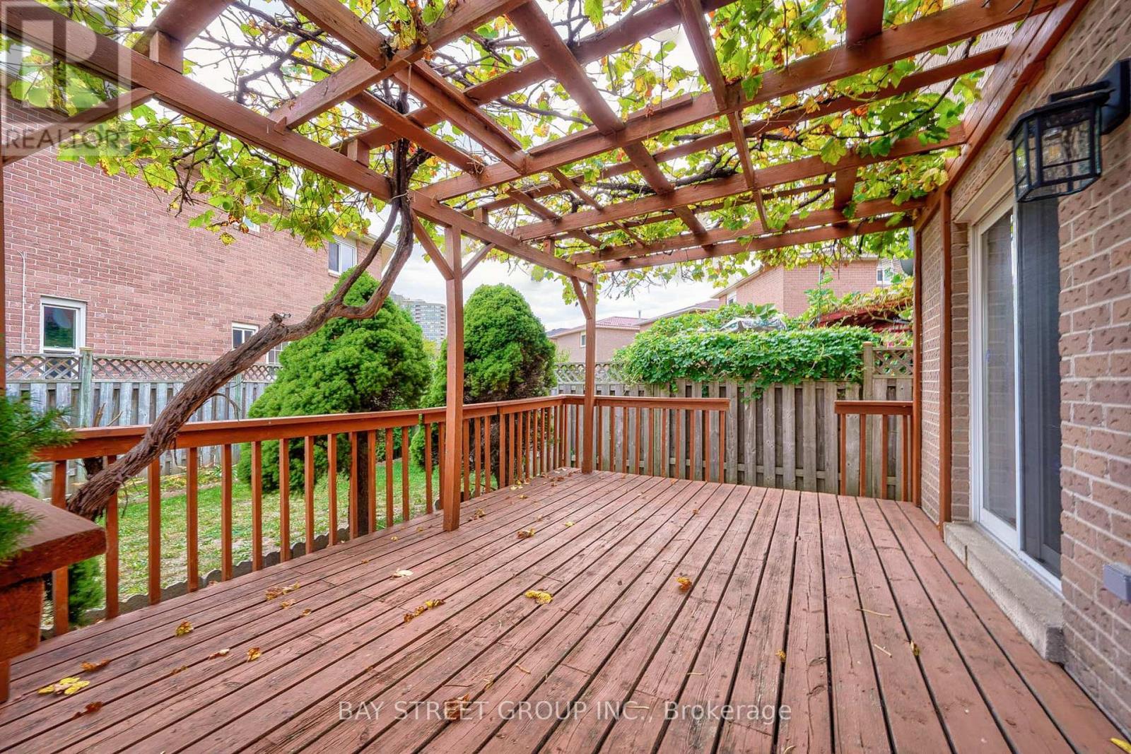 596 Constellation Drive, Mississauga (Hurontario), Ontario  L5R 2X3 - Photo 44 - W12901084