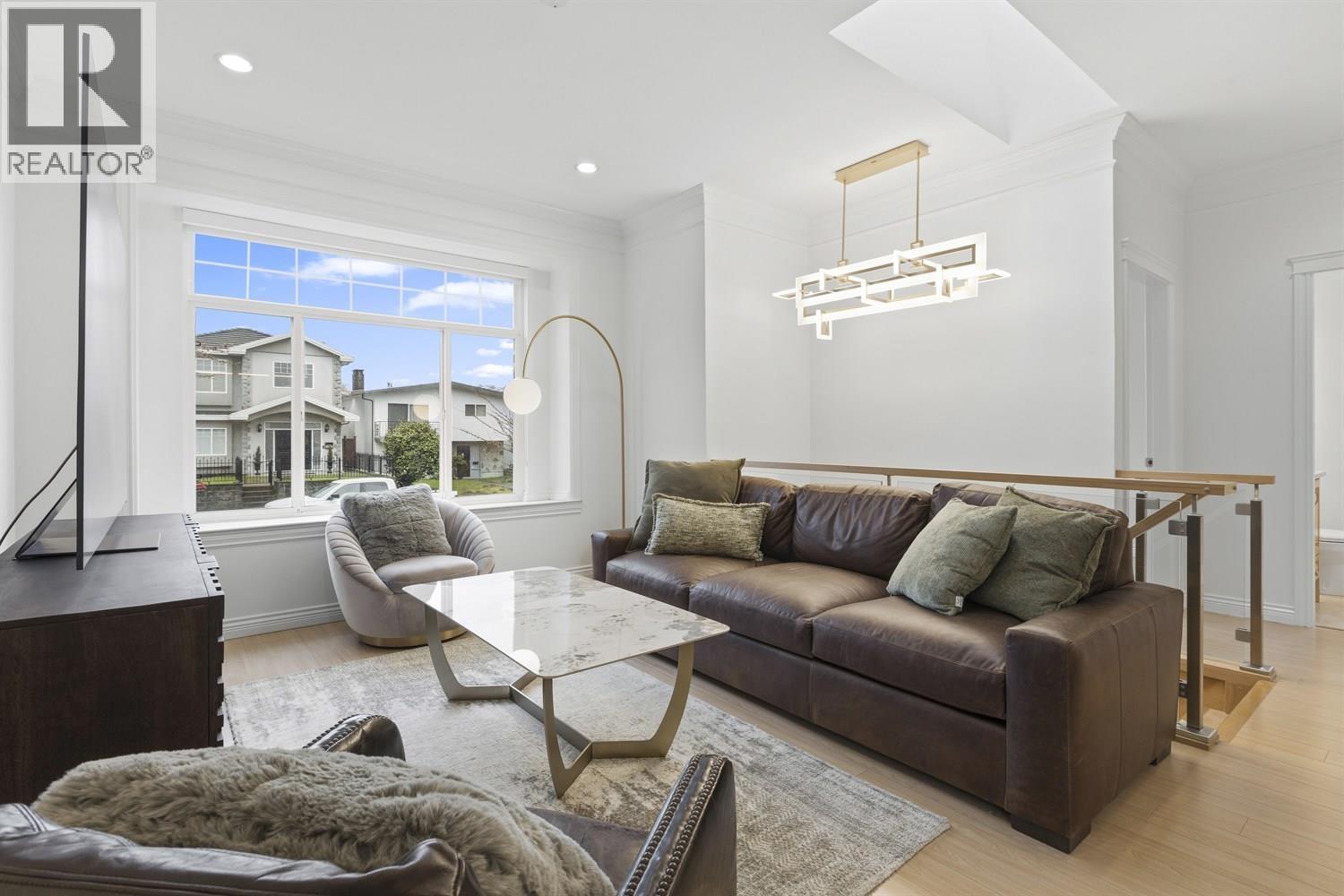 4465 Cambridge Street, Burnaby, British Columbia  V5C 1H6 - Photo 3 - R3101683