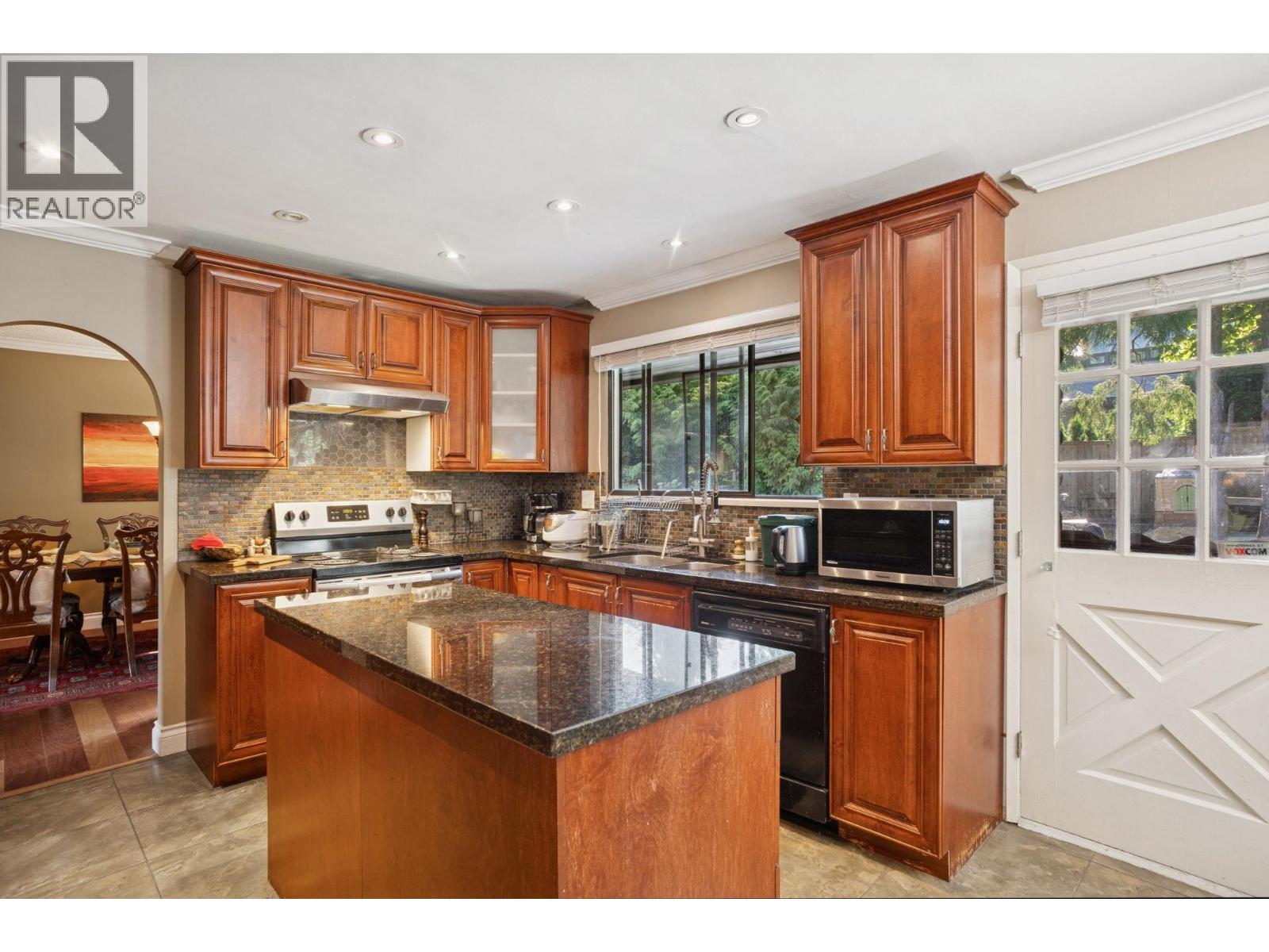 7730 Stanley Street, Burnaby, British Columbia  V5E 1V8 - Photo 11 - R3095915