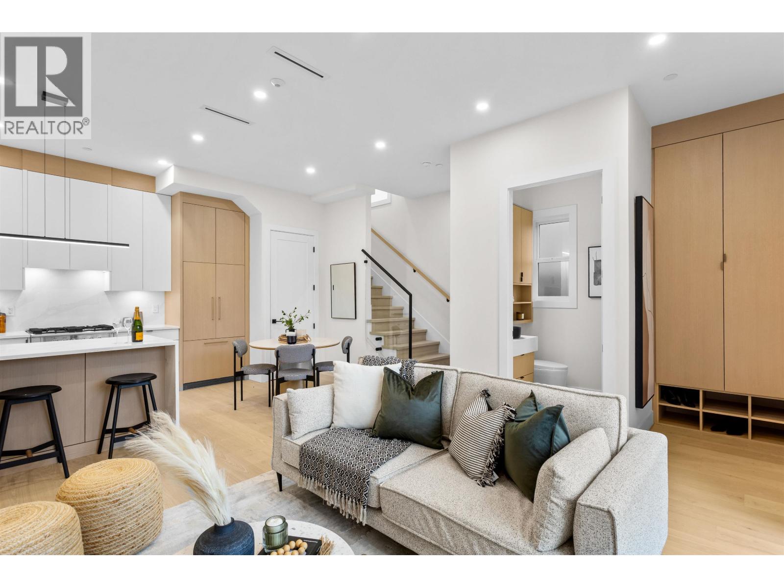 1 5306 Culloden Street, Vancouver, British Columbia  V5W 3R6 - Photo 3 - R3101779