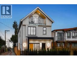 <div class="price">$1,449,000</div> 2 5306 Culloden Street, Vancouver<br><div style="margin-bottom:8px;"><small>Angell</small></div><div class='bed_bath'>3 Bed | 4 Bath</div>