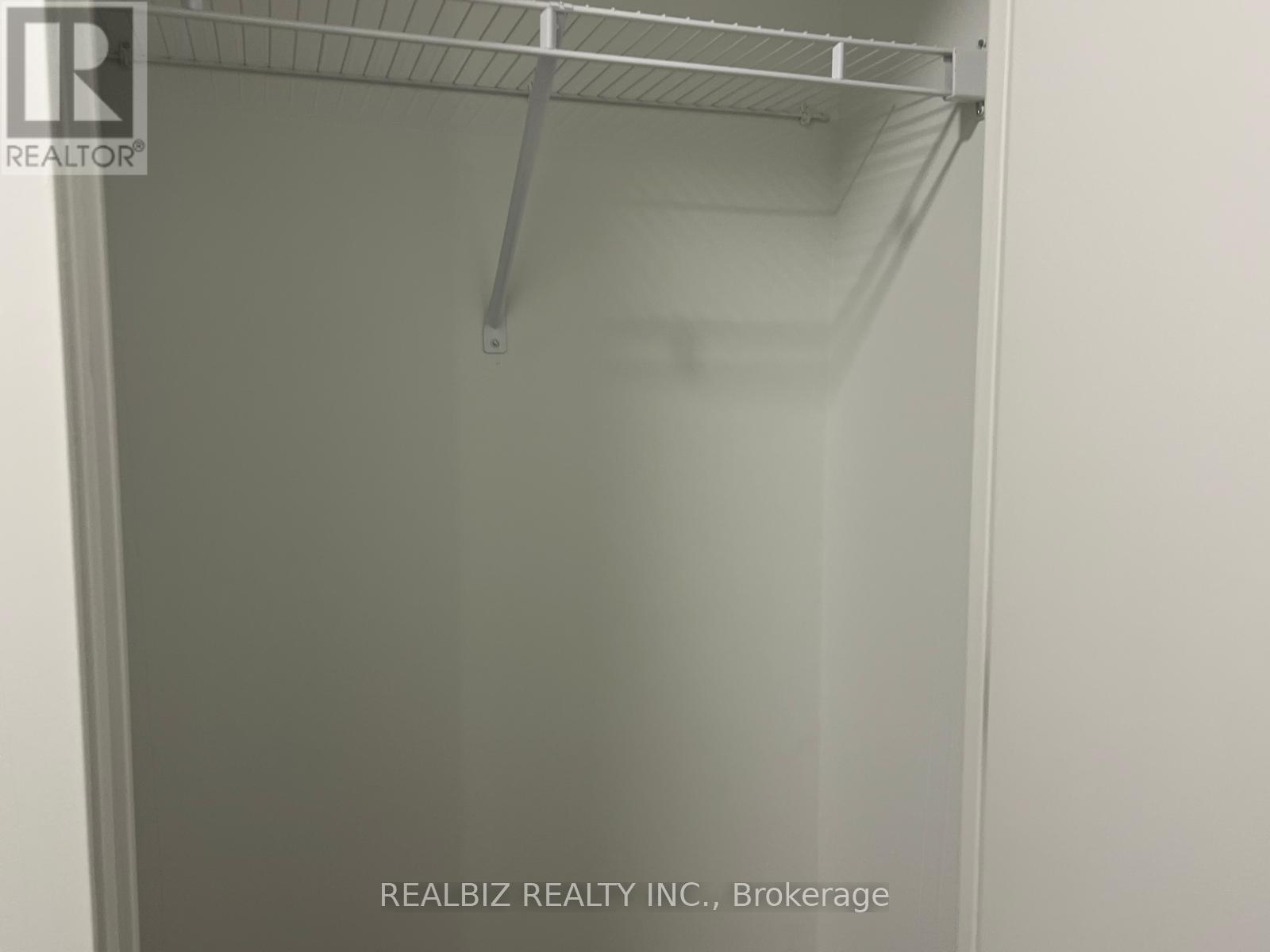 1010 - 180 Front Street E, Toronto, Ontario  M5A 0K9 - Photo 5 - C12901792