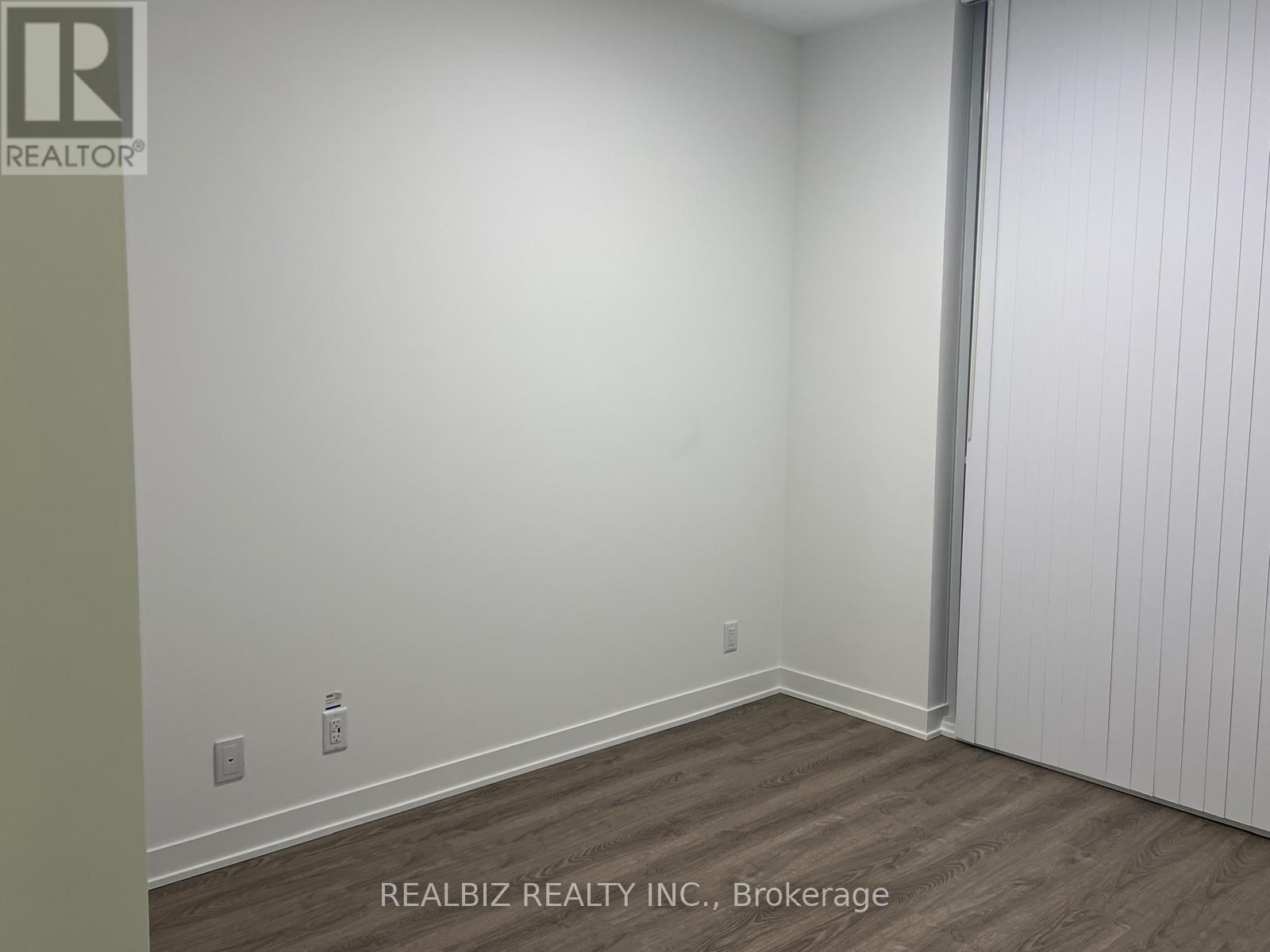 1010 - 180 Front Street E, Toronto, Ontario  M5A 0K9 - Photo 8 - C12901792