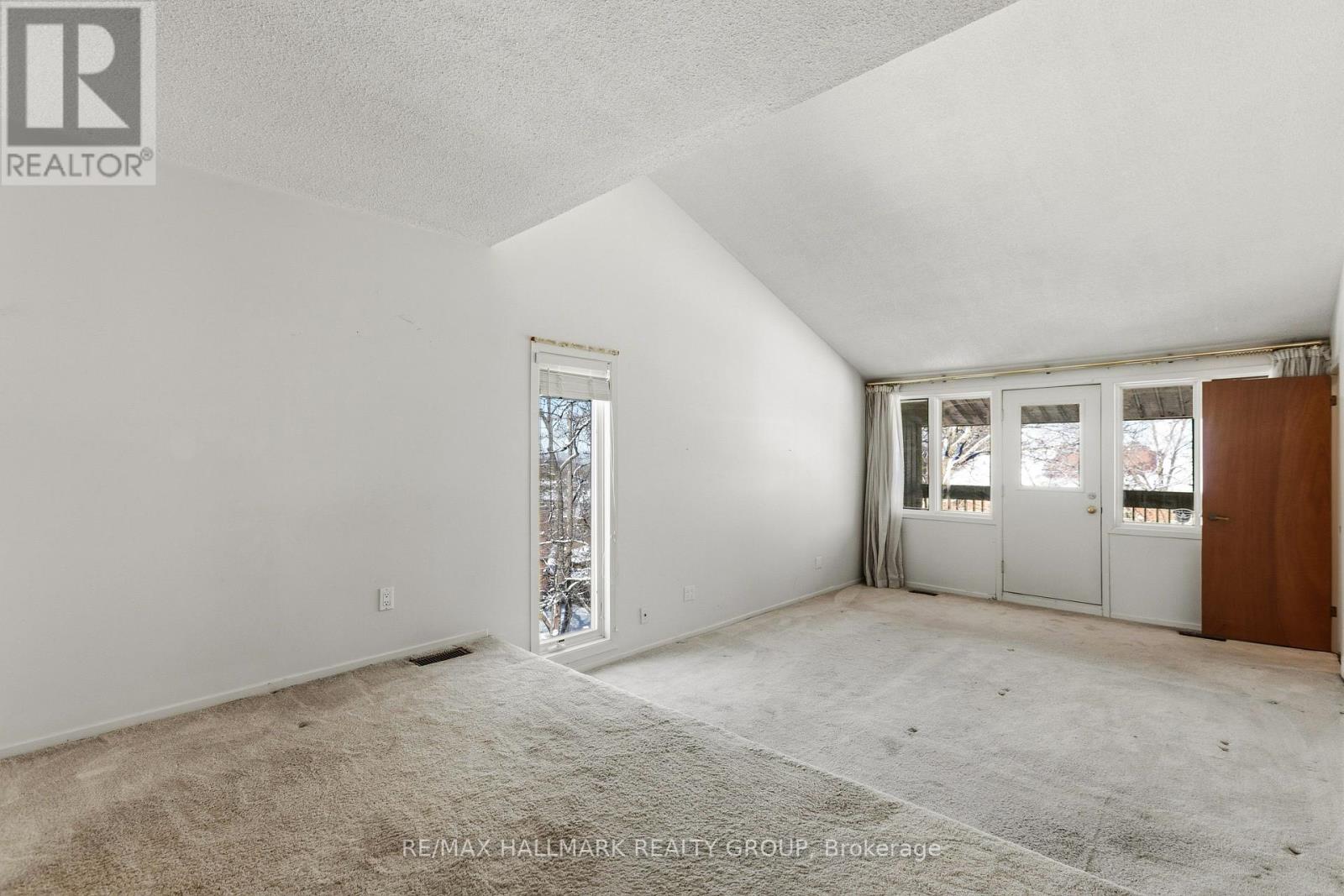 500 Foxview Place, Ottawa, Ontario  K1K 4C4 - Photo 19 - X12901776