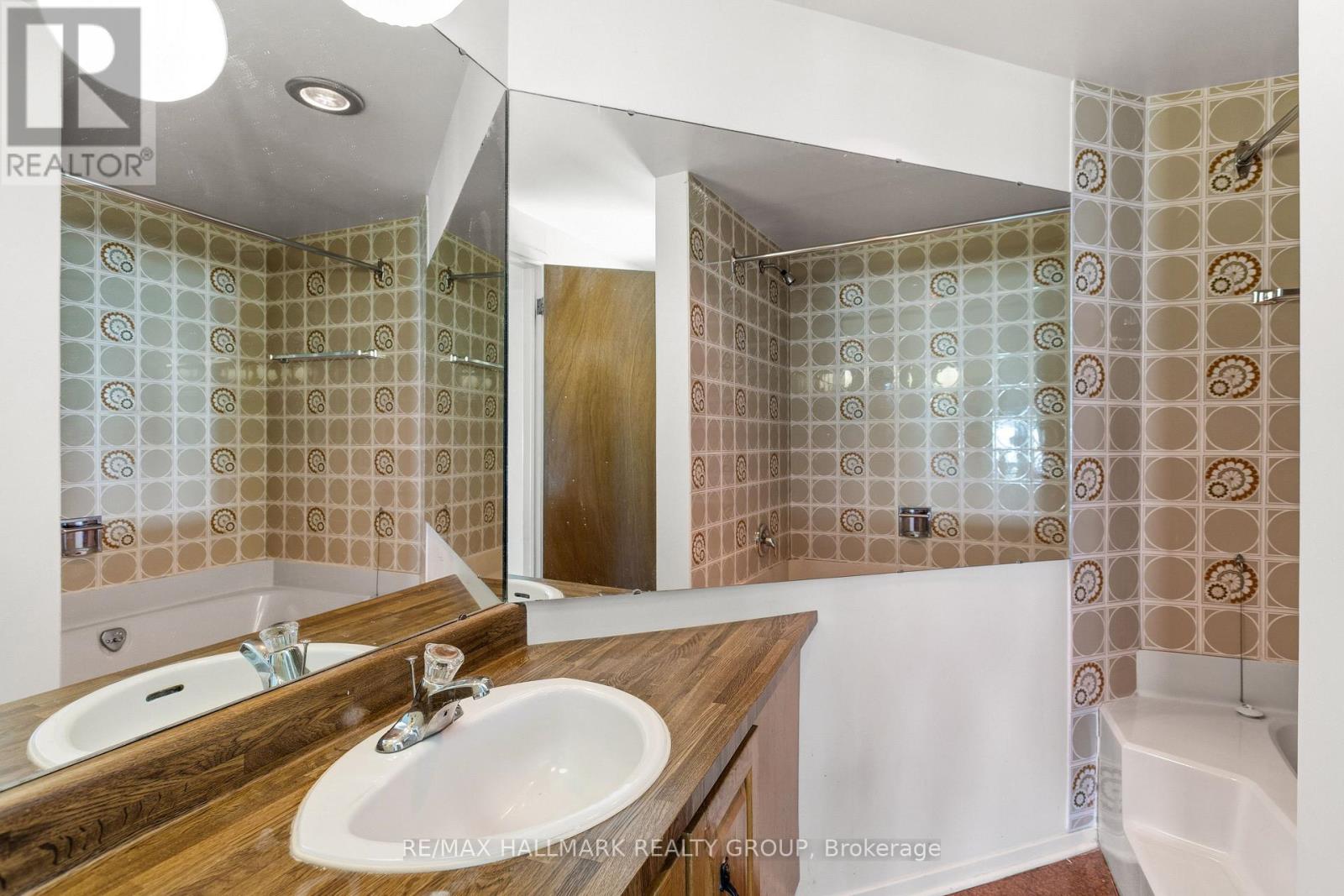 500 Foxview Place, Ottawa, Ontario  K1K 4C4 - Photo 23 - X12901776