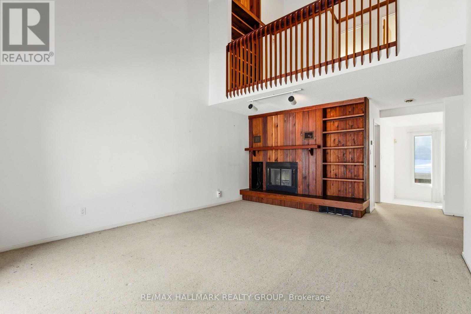 500 Foxview Place, Ottawa, Ontario  K1K 4C4 - Photo 5 - X12901776