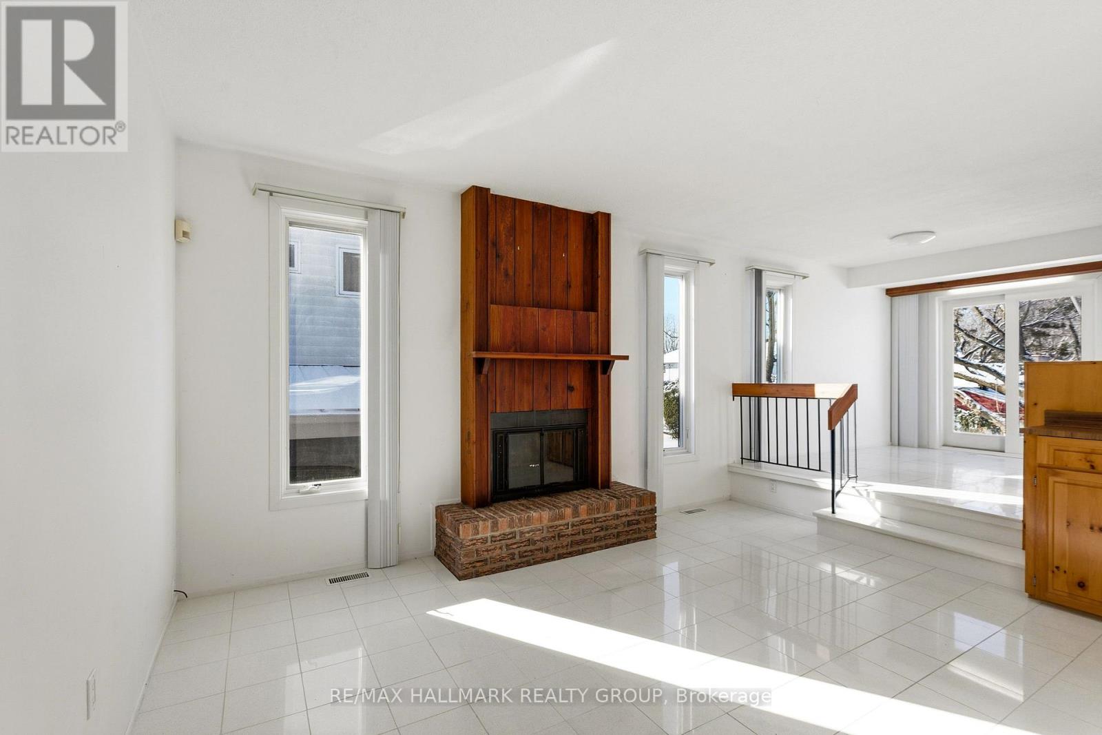 500 Foxview Place, Ottawa, Ontario  K1K 4C4 - Photo 8 - X12901776