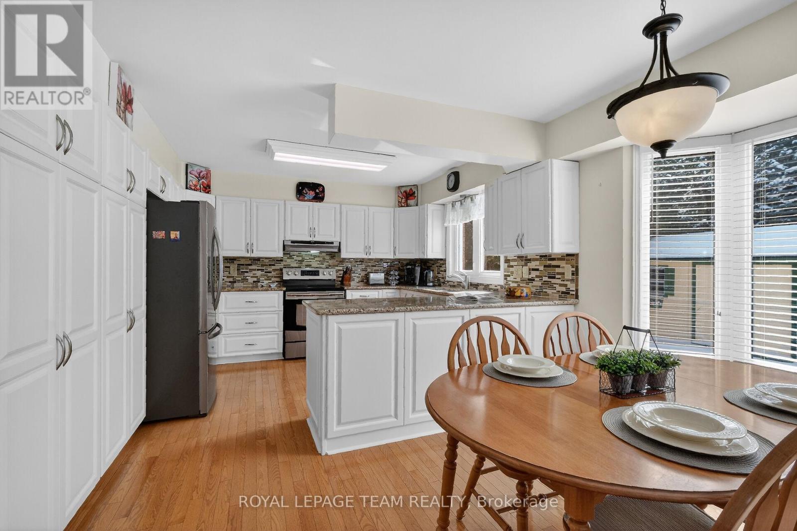 11 Speers Crescent, Ottawa, Ontario  K2M 1W1 - Photo 11 - X12901798