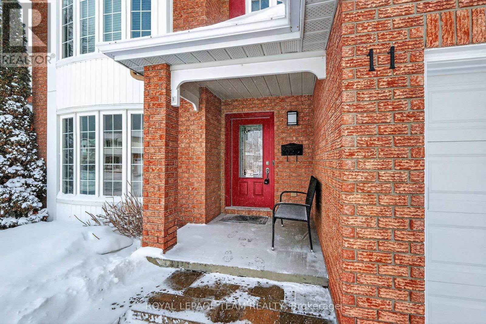 11 Speers Crescent, Ottawa, Ontario  K2M 1W1 - Photo 3 - X12901798