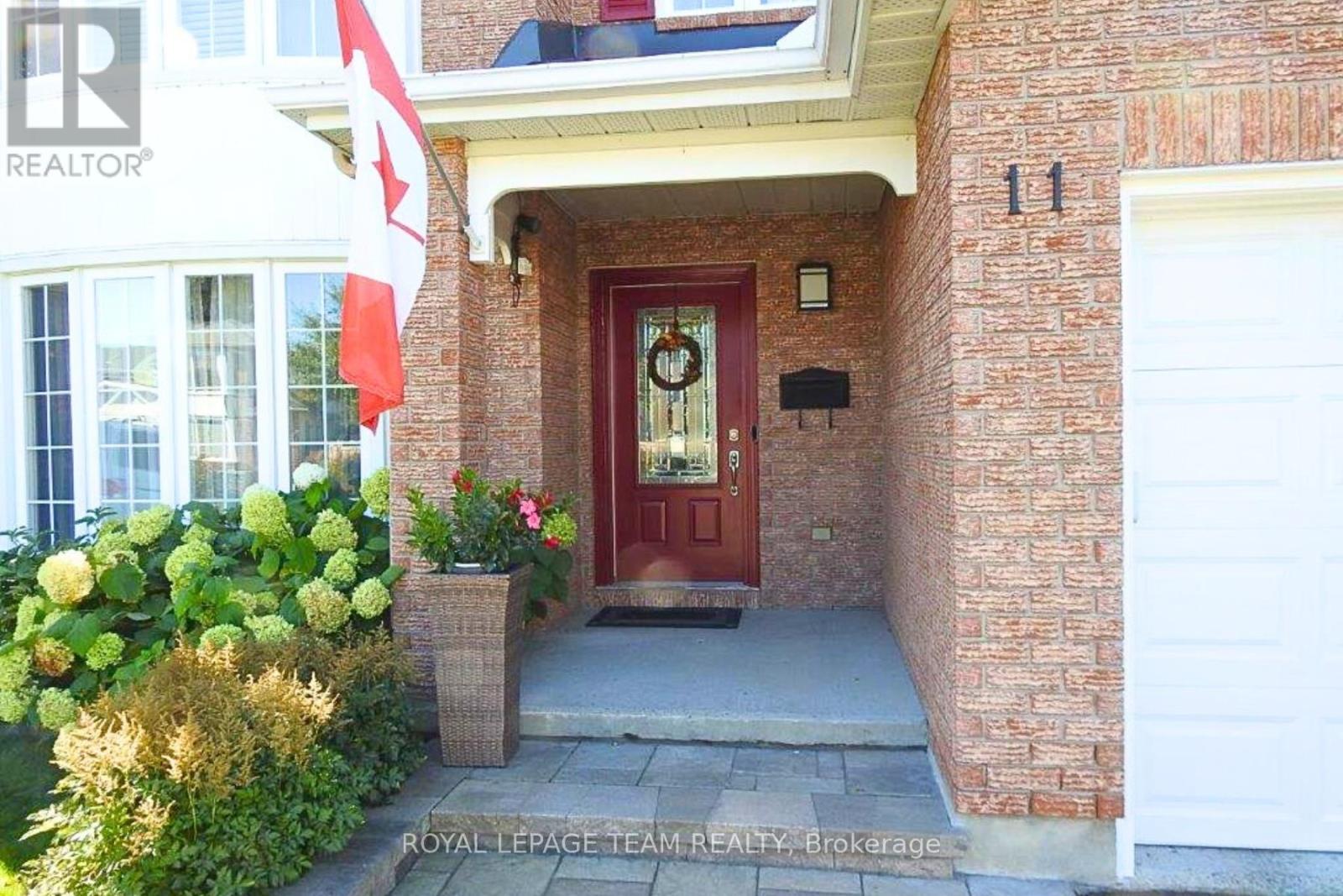 11 Speers Crescent, Ottawa, Ontario  K2M 1W1 - Photo 4 - X12901798