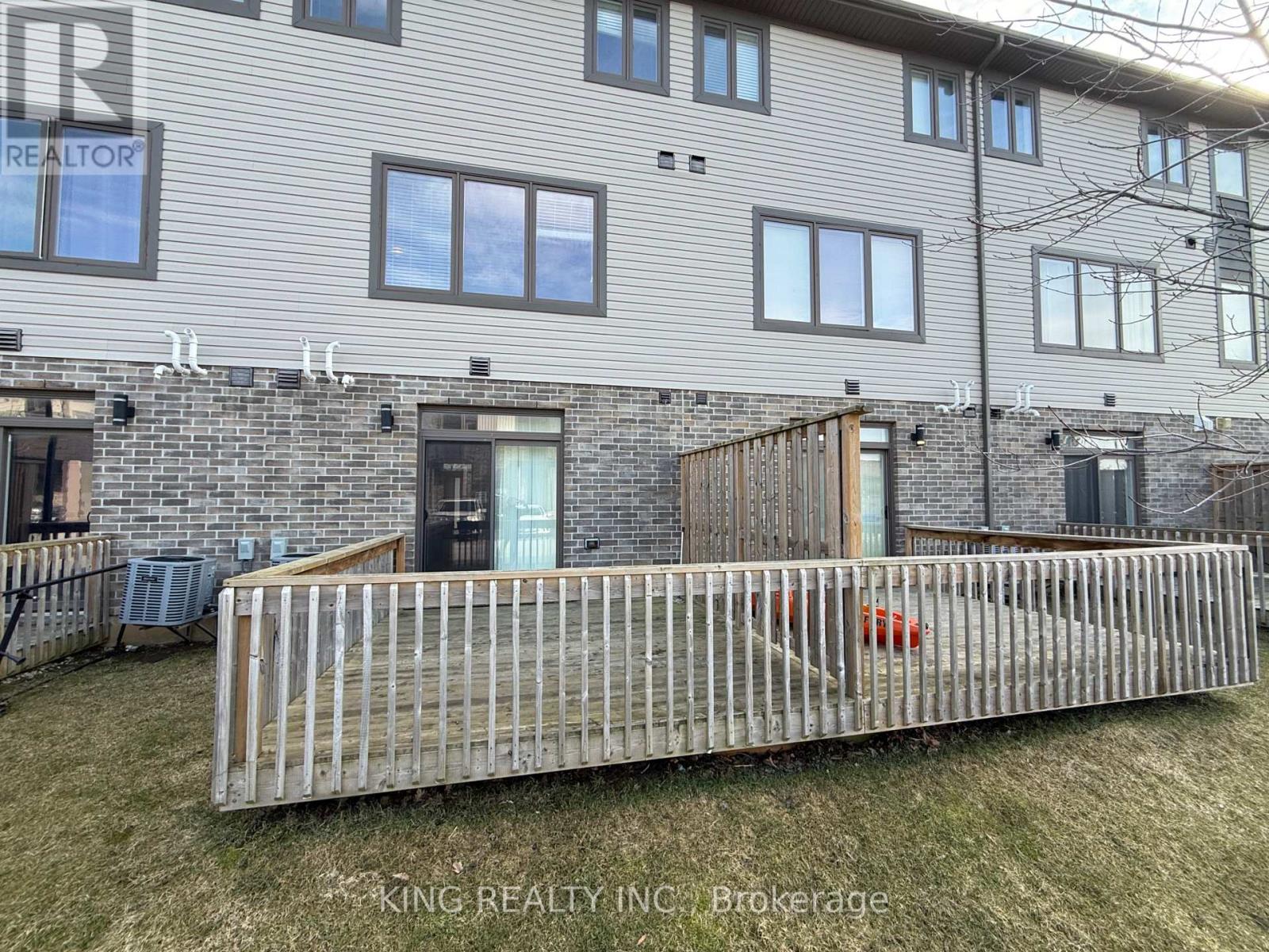 51 - 2070 Meadowgate Boulevard, London South, Ontario  N6M 0H5 - Photo 5 - X12898308