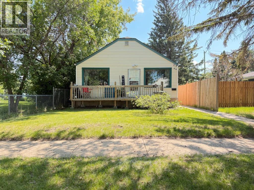 4807 49 Street, Lloydminster, Saskatchewan  S9V 0L9 - Photo 2 - A2237865