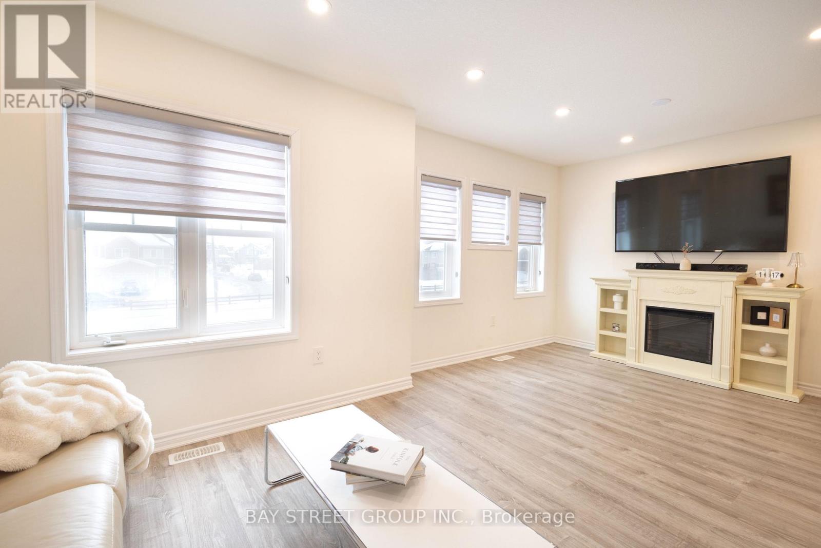 11 - 230 Avonsyde Boulevard, Hamilton, Ontario  L8B 1T9 - Photo 7 - X12800602