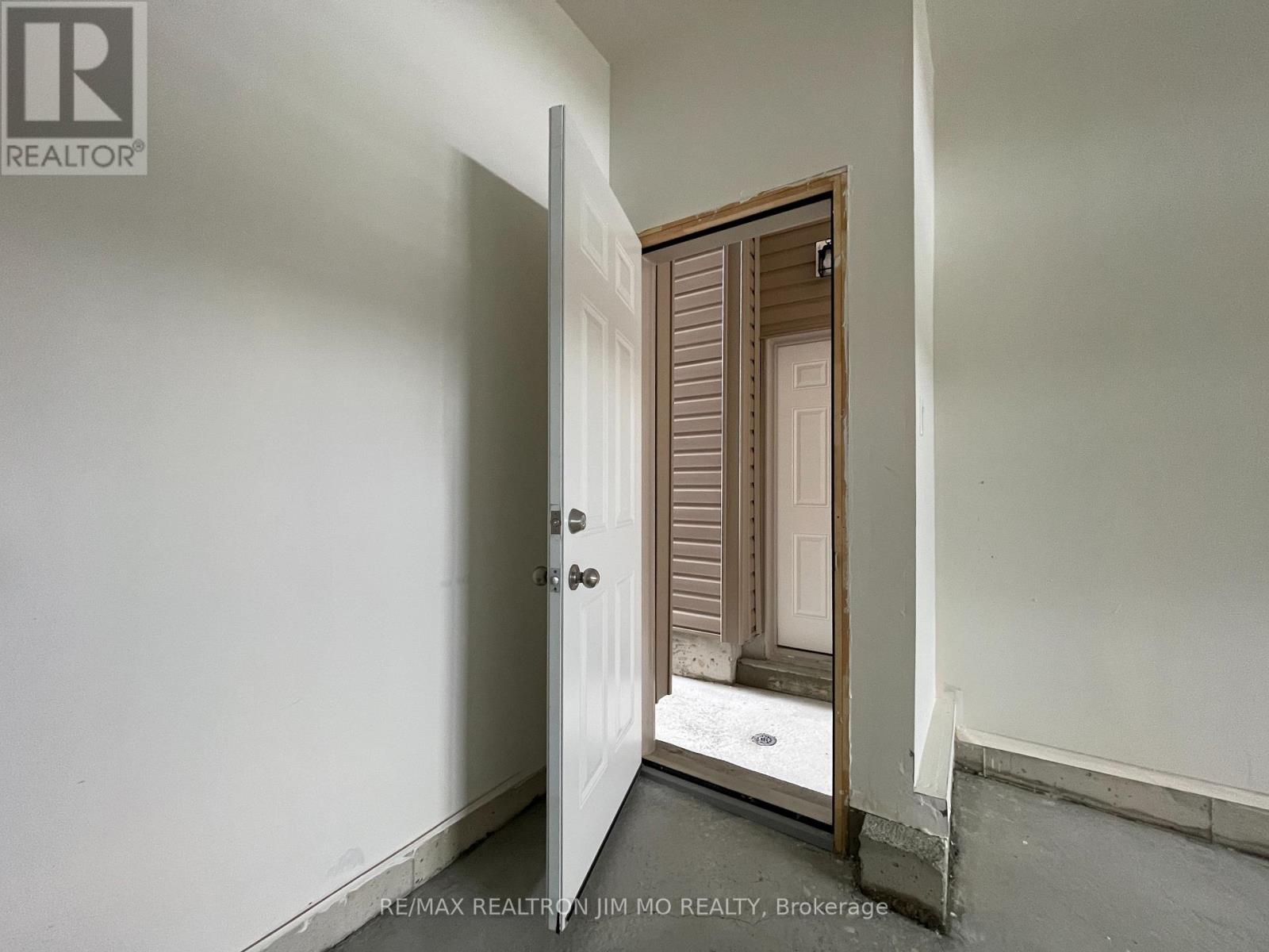 100 Sanderson Drive, Kawartha Lakes, Ontario  K9V 0S8 - Photo 38 - X12898160