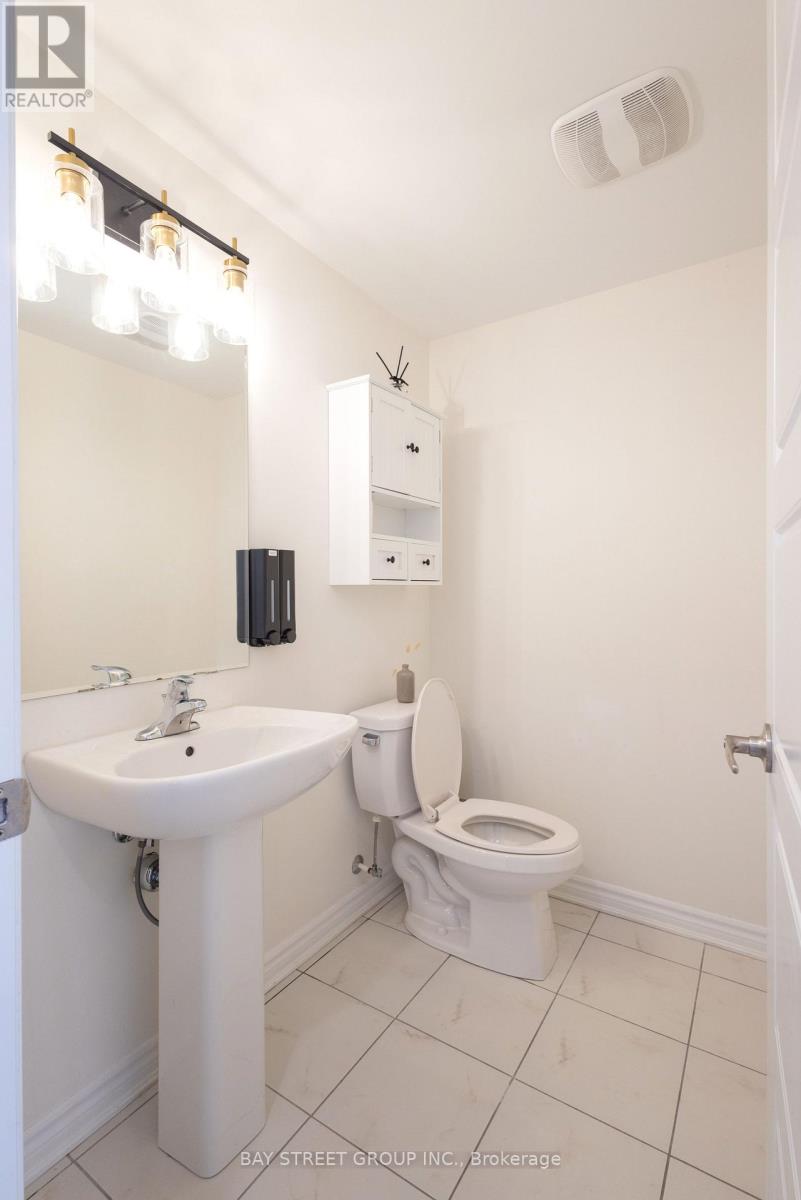 11 - 230 Avonsyde Boulevard, Hamilton, Ontario  L8B 1T9 - Photo 9 - X12800602