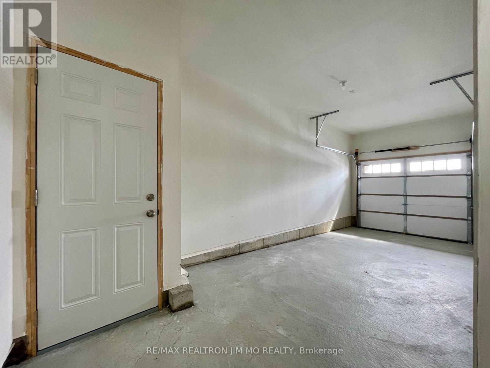 100 Sanderson Drive, Kawartha Lakes, Ontario  K9V 0S8 - Photo 36 - X12898160