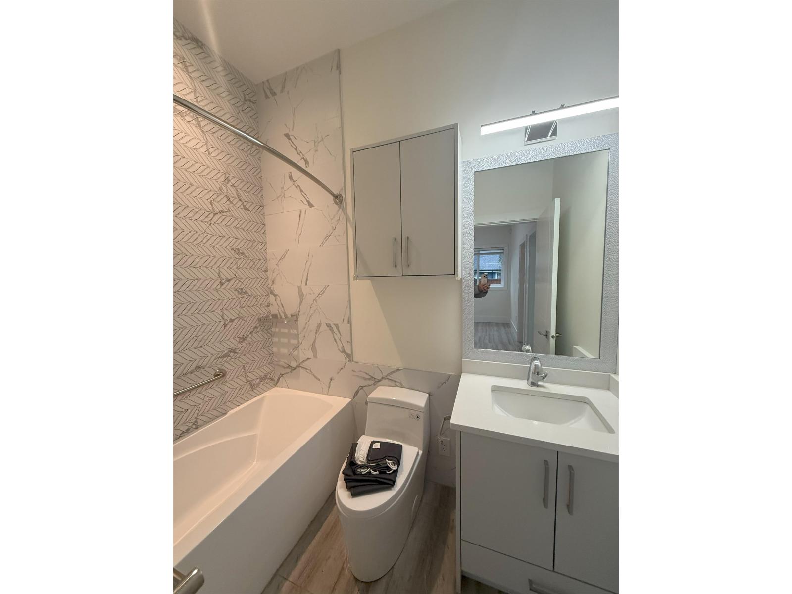 9663 153a Street, Surrey, British Columbia  V3R 4J1 - Photo 10 - R3101435