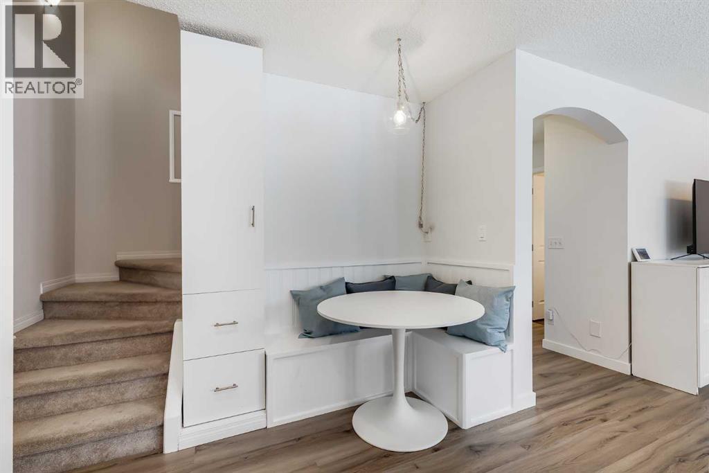 2 Everridge Villas Sw, Calgary, Alberta  T2Y 4Z1 - Photo 8 - A2294641