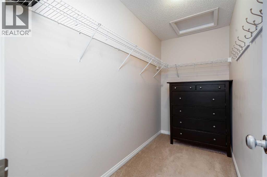 2 Everridge Villas Sw, Calgary, Alberta  T2Y 4Z1 - Photo 12 - A2294641