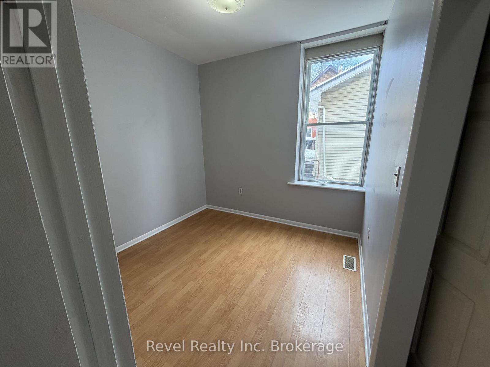 1 - 571 Ontario Street, Warwick, Ontario  N0M 2S0 - Photo 9 - X12901856