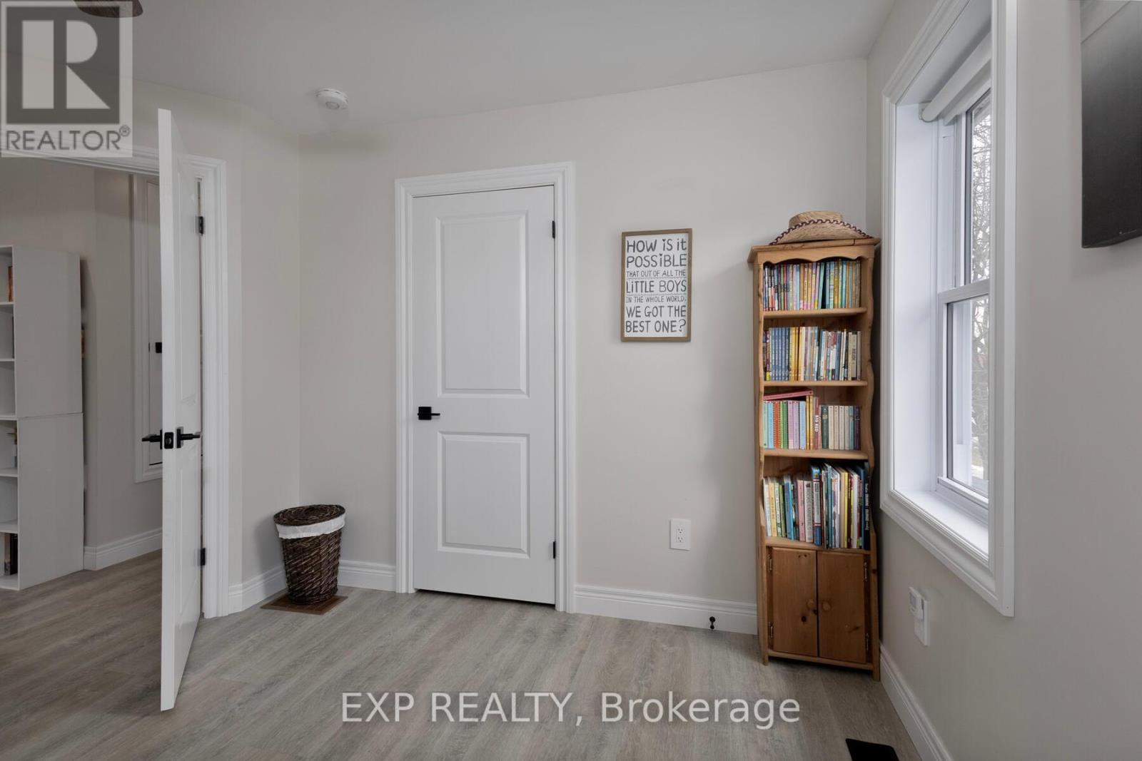 1038 Dearness Drive, London South, Ontario  N6E 1N7 - Photo 25 - X12901810