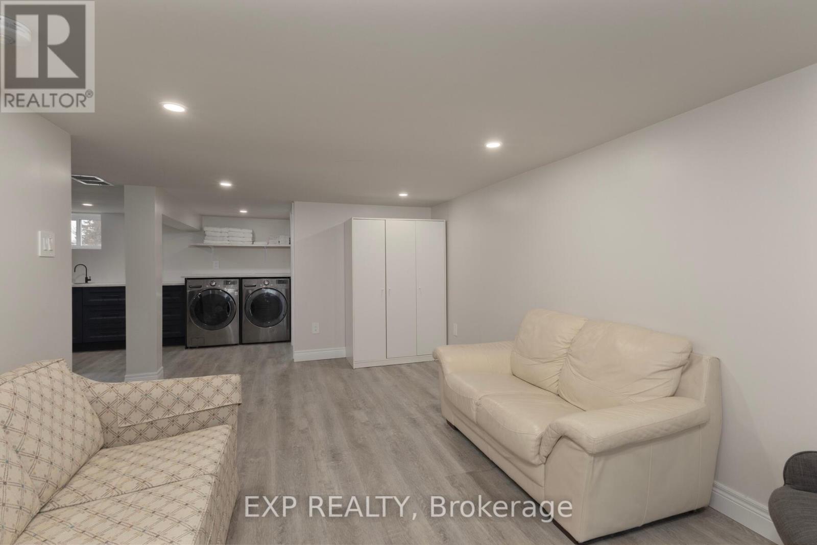 1038 Dearness Drive, London South, Ontario  N6E 1N7 - Photo 36 - X12901810