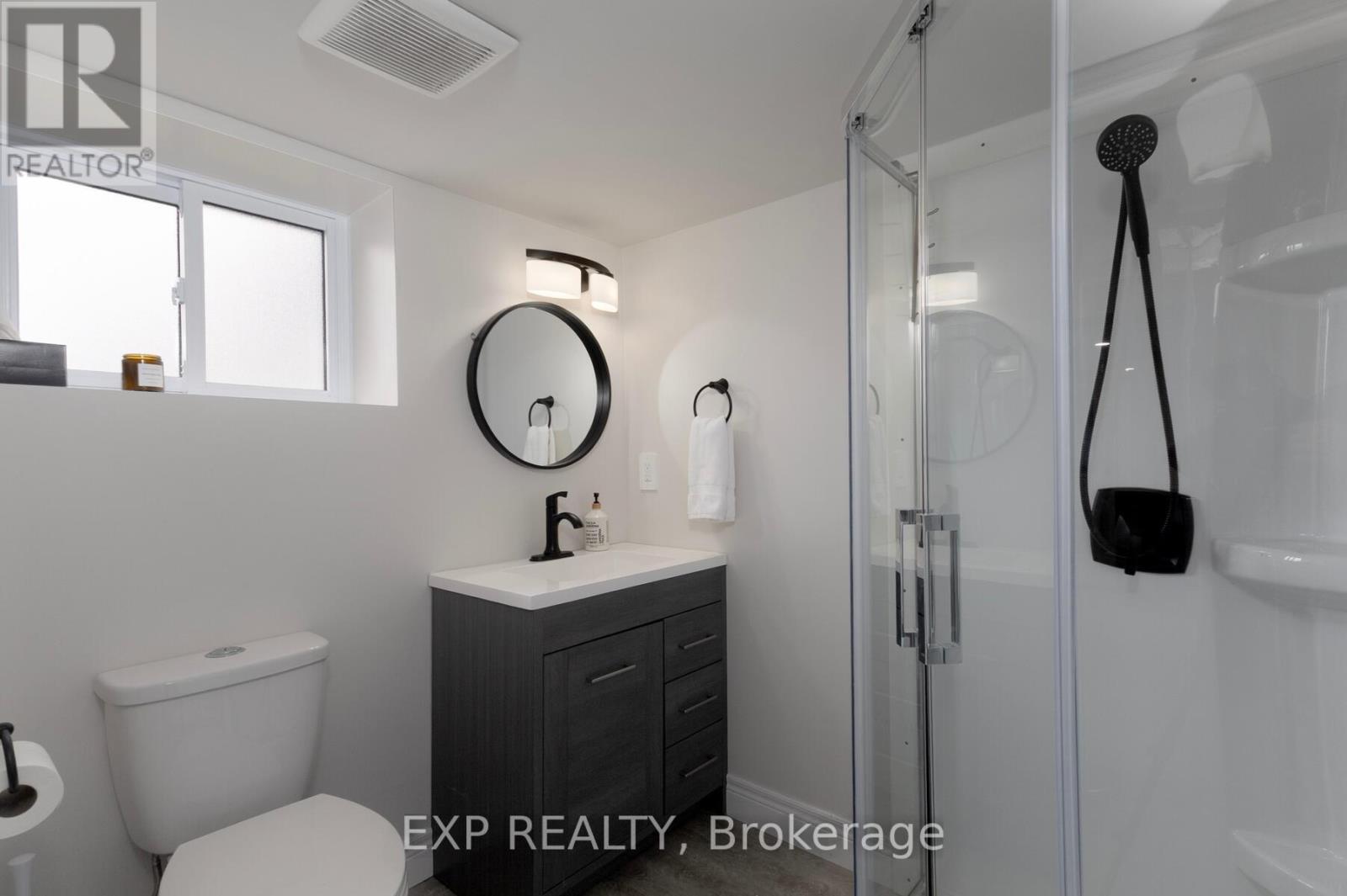 1038 Dearness Drive, London South, Ontario  N6E 1N7 - Photo 39 - X12901810