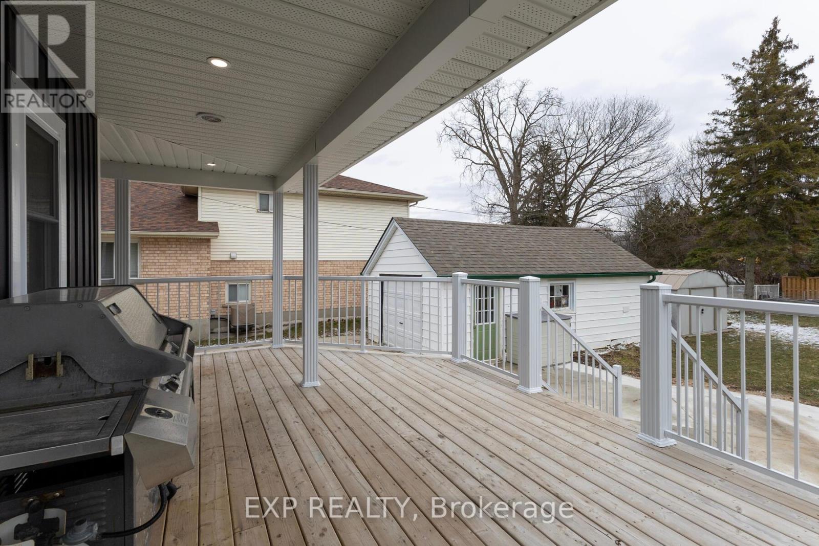 1038 Dearness Drive, London South, Ontario  N6E 1N7 - Photo 40 - X12901810
