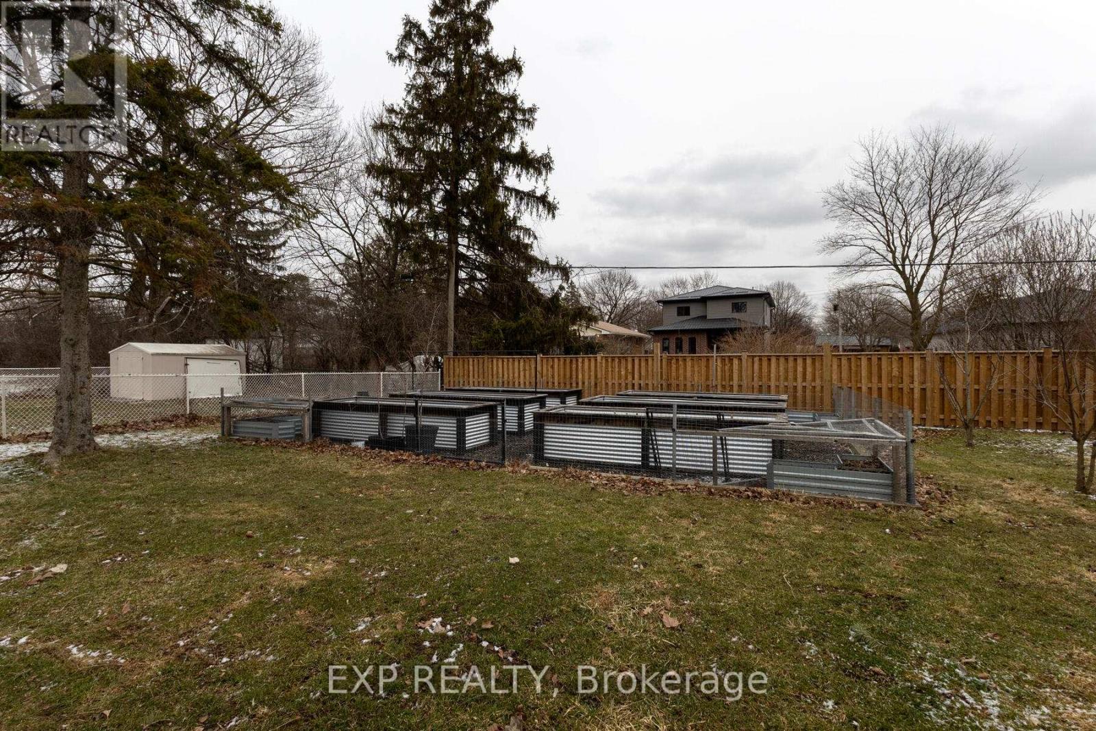 1038 Dearness Drive, London South, Ontario  N6E 1N7 - Photo 47 - X12901810