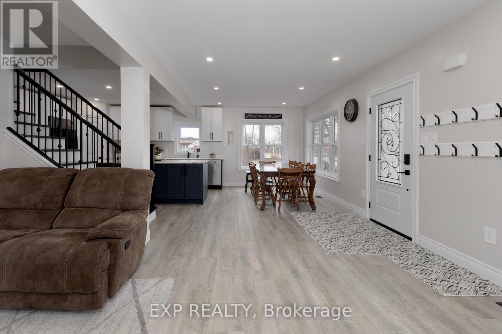 1038 Dearness Drive, London South, Ontario  N6E 1N7 - Photo 9 - X12901810