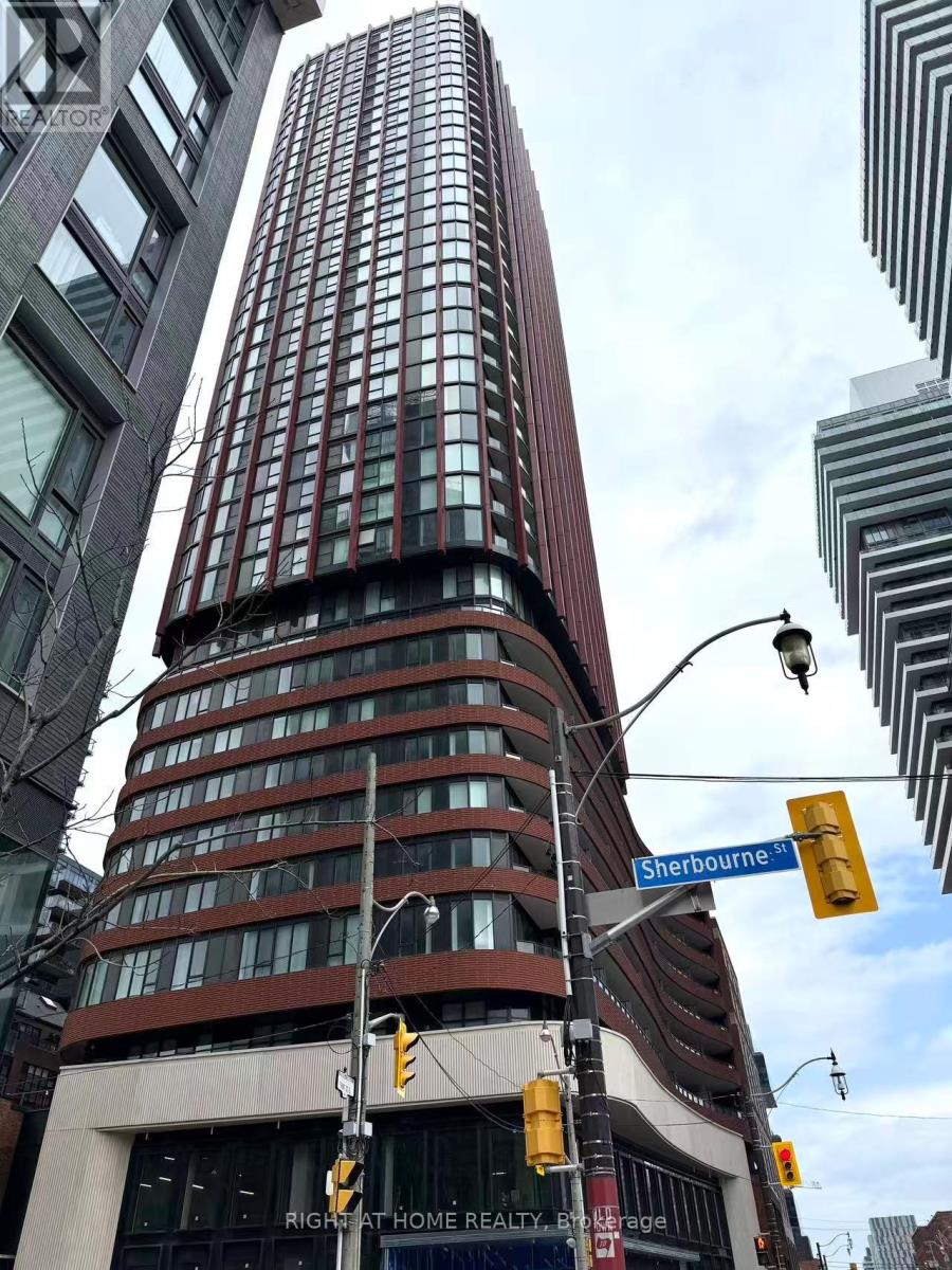 3702 - 180 FRONT STREET E, Toronto, Ontario