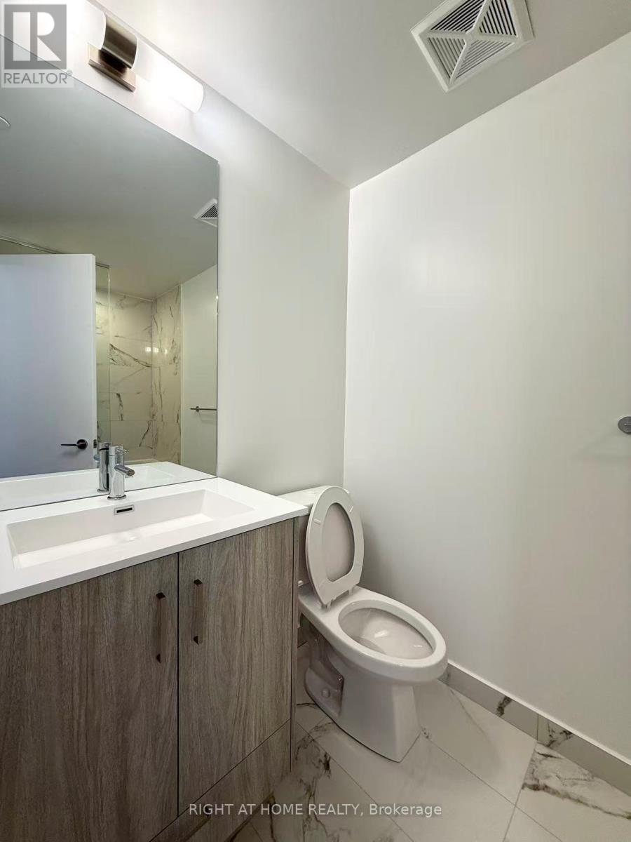 3702 - 180 Front Street E, Toronto, Ontario  M5A 0A9 - Photo 10 - C12901812