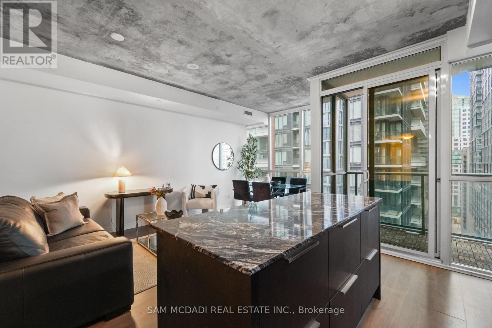 1603 - 88 Blue Jays Way, Toronto (Waterfront Communities), Ontario  M5V 0L7 - Photo 10 - C12901844