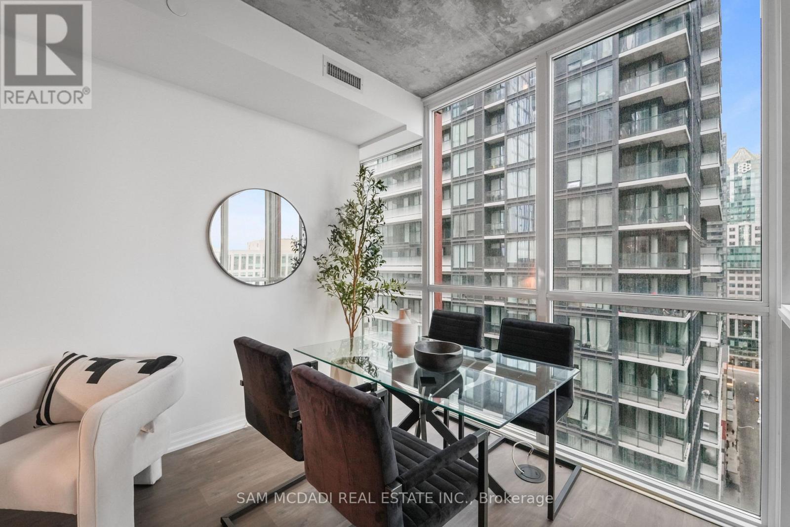 1603 - 88 Blue Jays Way, Toronto (Waterfront Communities), Ontario  M5V 0L7 - Photo 14 - C12901844