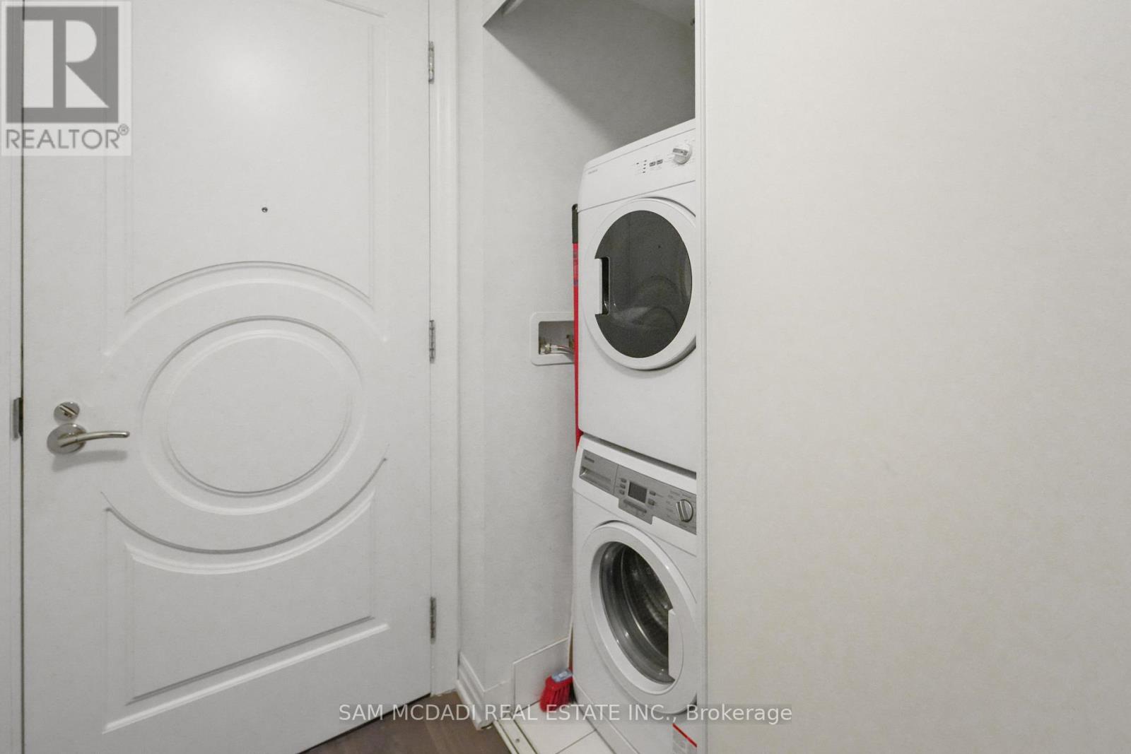 1603 - 88 Blue Jays Way, Toronto (Waterfront Communities), Ontario  M5V 0L7 - Photo 23 - C12901844