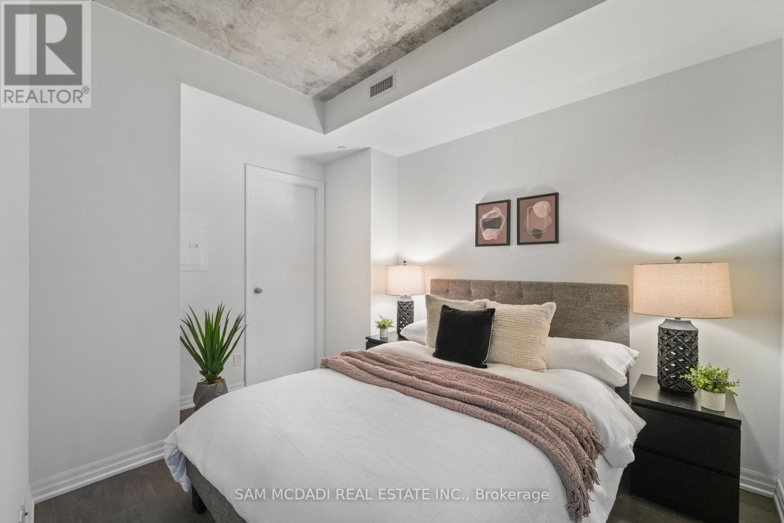 1603 - 88 Blue Jays Way, Toronto (Waterfront Communities), Ontario  M5V 0L7 - Photo 7 - C12901844