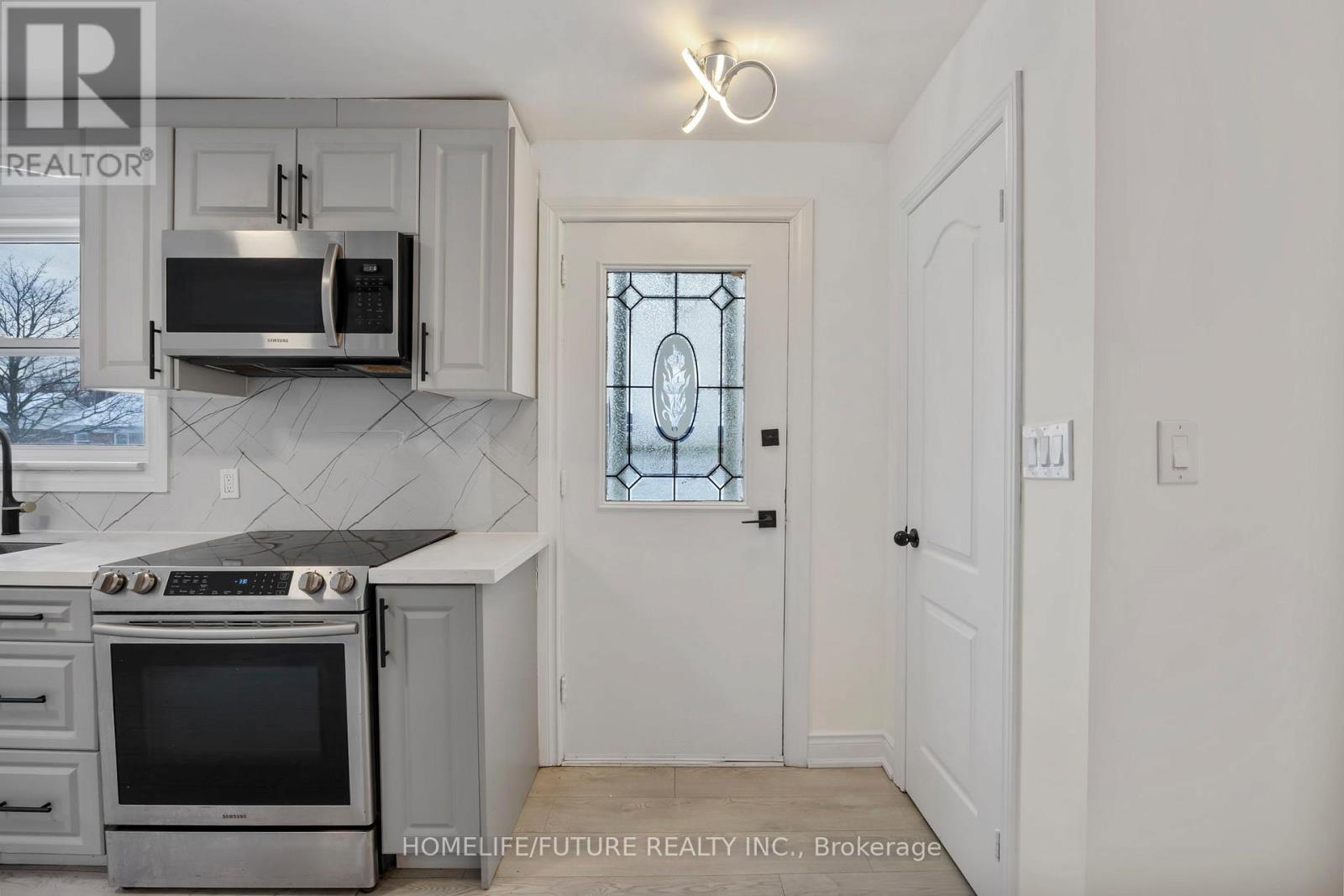 81 Admiral Road, Ajax, Ontario  L1S 2N8 - Photo 6 - E12901872