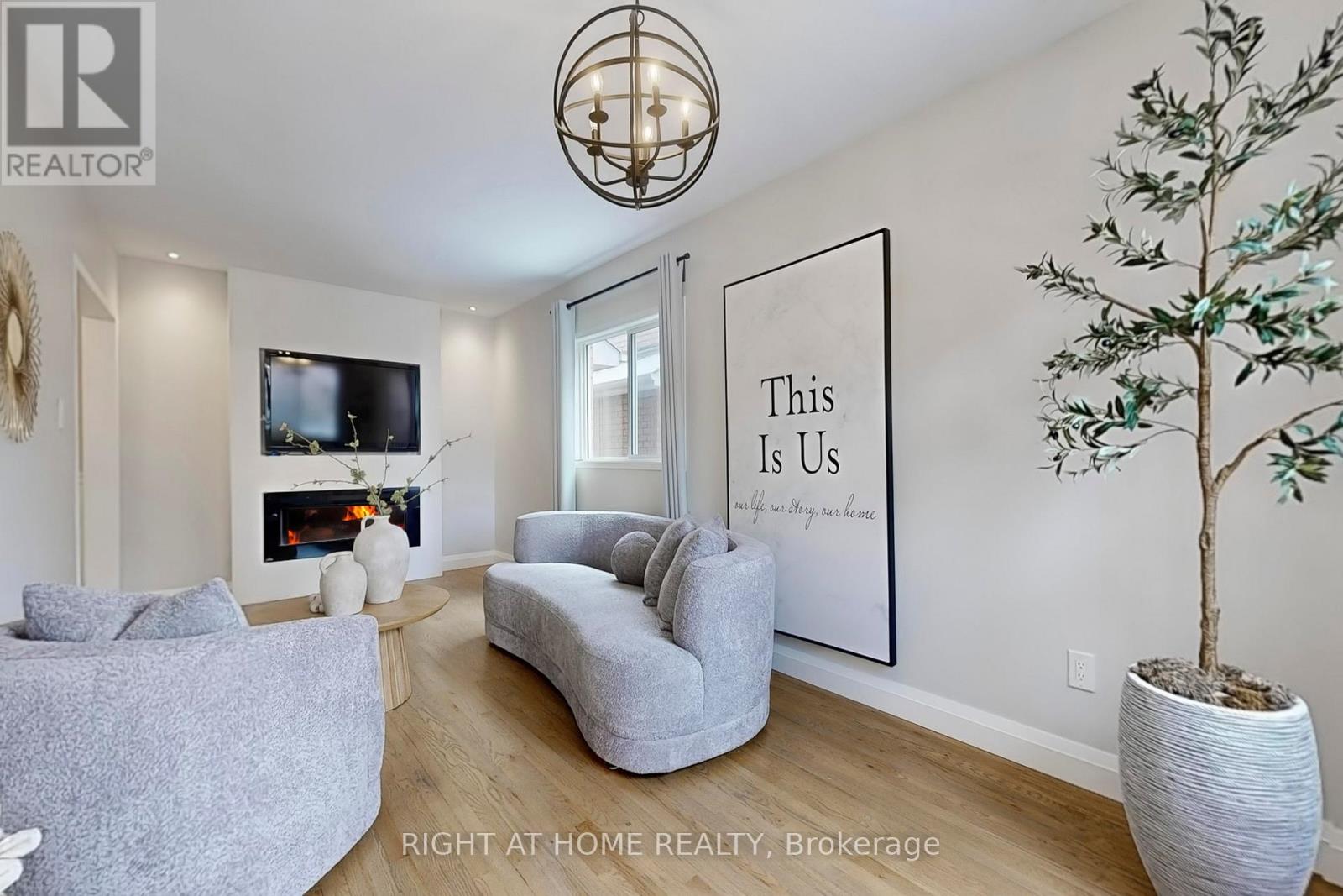 444 Flanagan Court, Newmarket, Ontario  L3X 2E9 - Photo 11 - N12901828